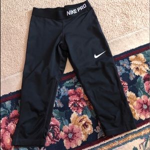 nike PRO girls capri tights